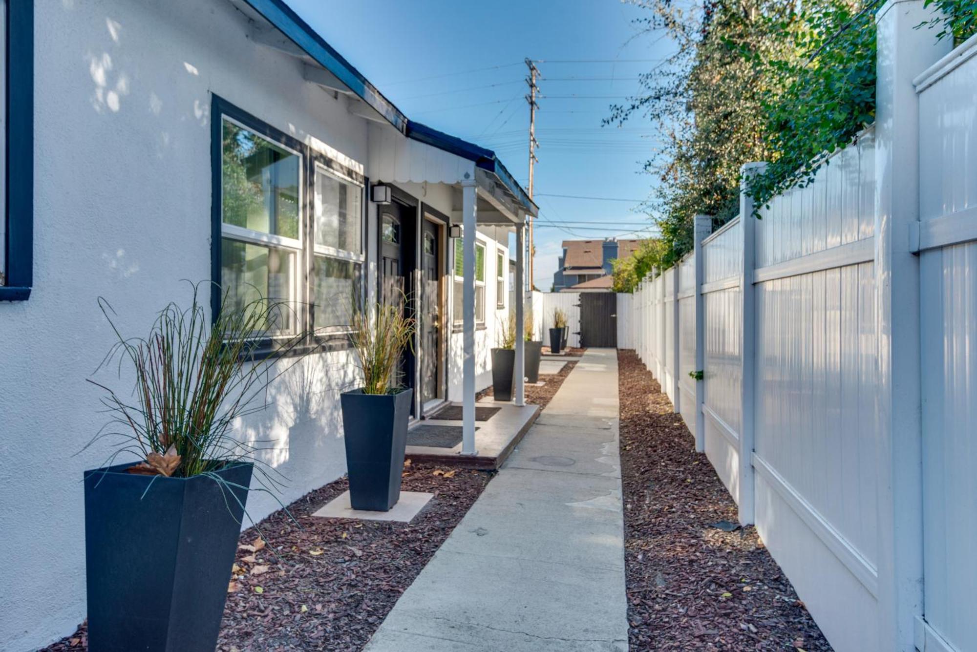 Nuys Abode With Patio, 7 Mi To Universal * Los Angeles