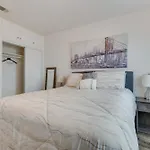 Van Nuys Abode With Patio, 7 Mi To Universal Studios