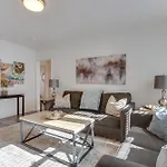 Van Nuys Abode With Patio, 7 Mi To Universal Studios