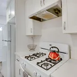 Van Nuys Abode With Patio, 7 Mi To Universal Studios